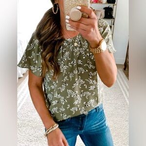 Ann Taylor Women’s Green Floral Short Sleeve Top Blouse Size Small Lightweight